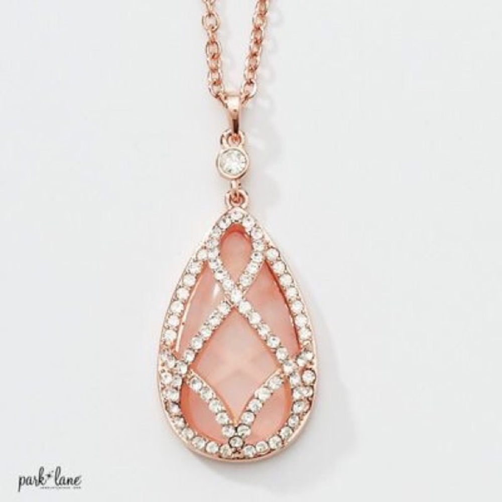 Rose gold necklace 👌🏼👛🌷